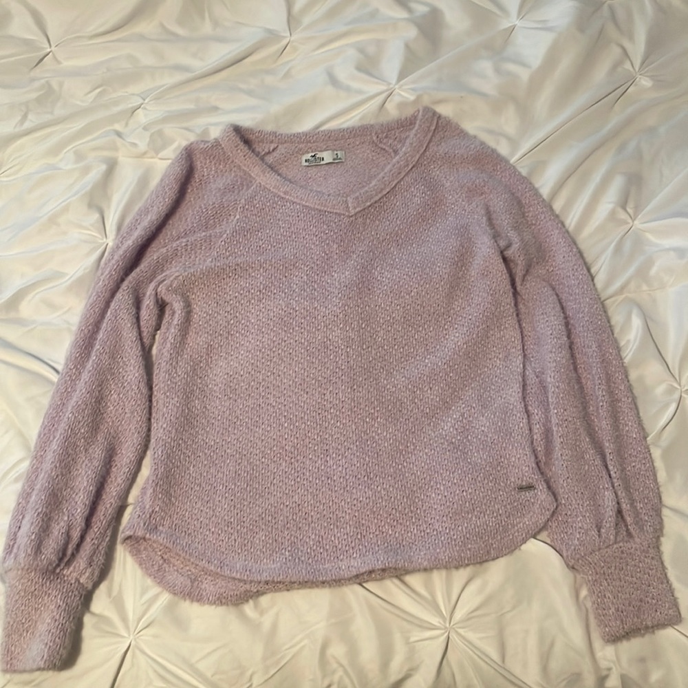 Hollister purple sweater cozy, super soft, and very comfortable!